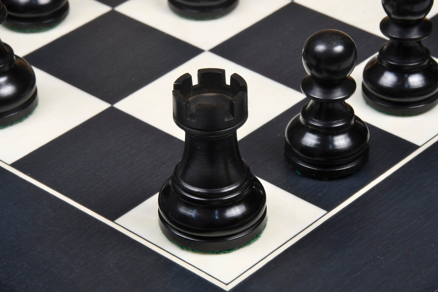 Reproduced 1972 Reykjavik Staunton Chess Pieces in Ebonized Boxwood & Natural Boxwood - 3.7" King