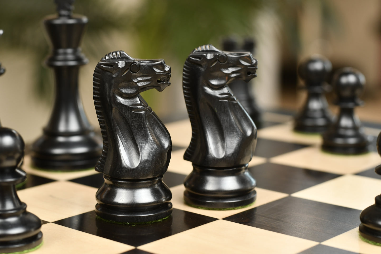 The CB Grandmaster Staunton Series Chess Pieces - 3.75" King in Ebonized Boxwood & Natural Boxwood
