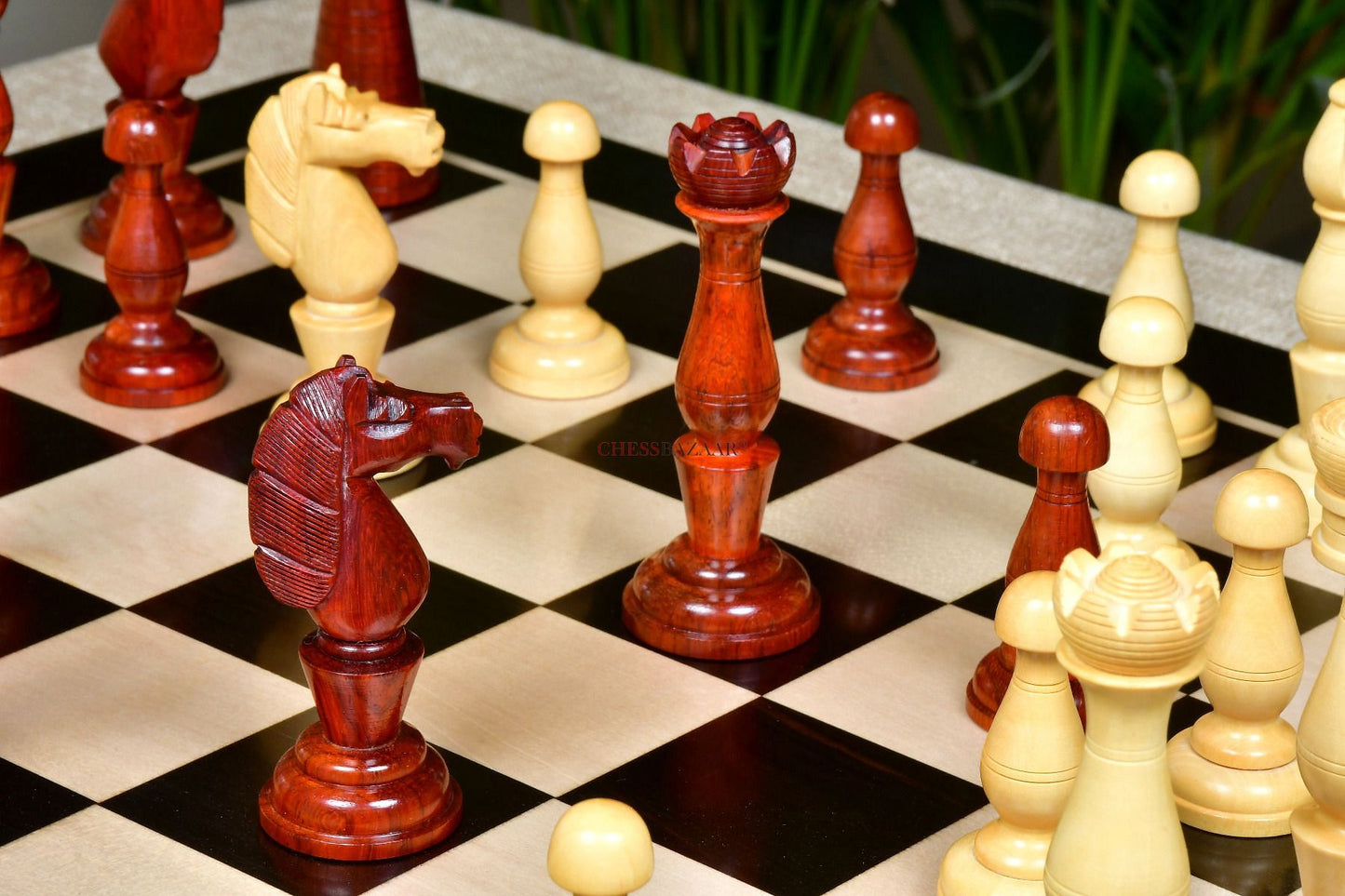 The Grand Divan Wood Chess Pieces from Simpson's-in-the-Strand in BudRosewood & Boxwood - 4.2" King w/ Extra Queens
