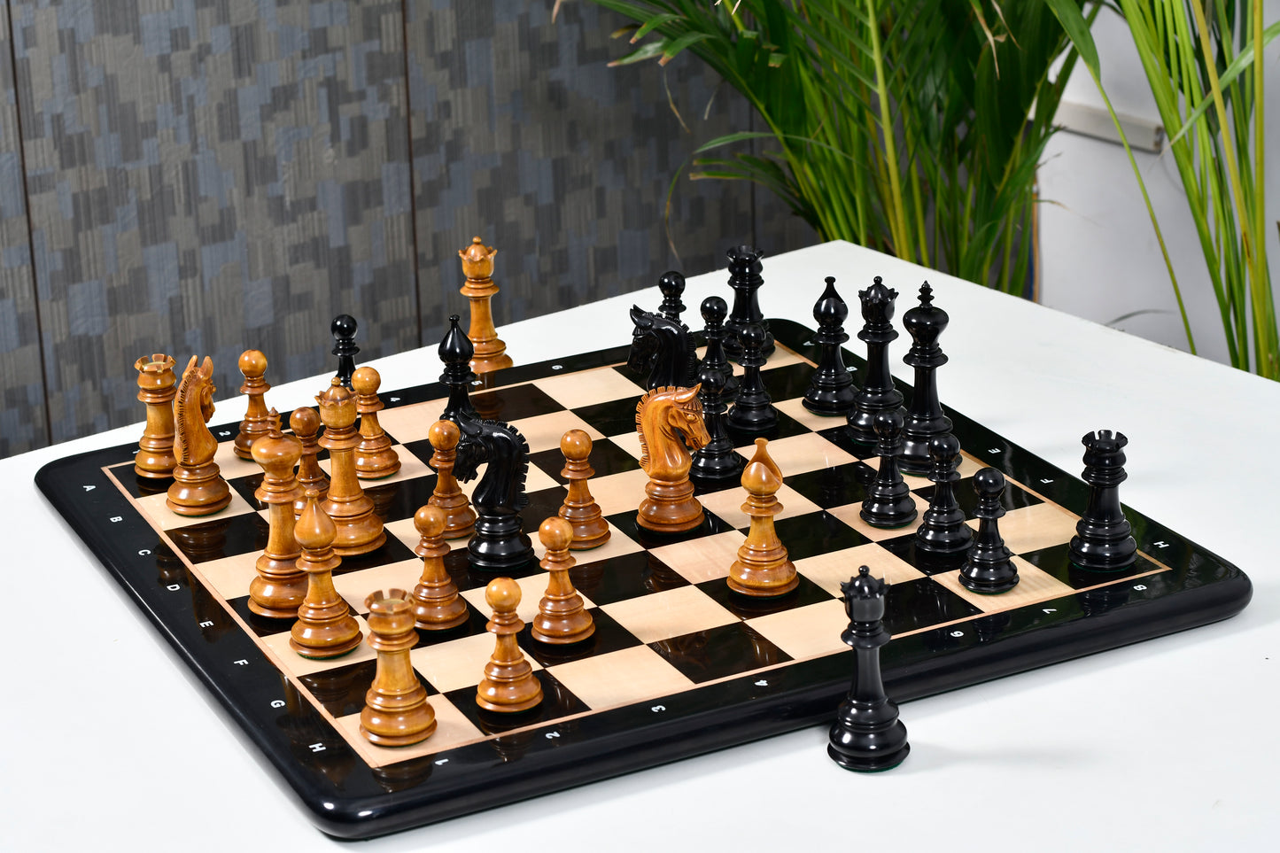 War Admiral Luxury Chess Pieces – 4.4" King – Handcrafted Staunton Design in Ebony Wood & Antiqued Boxwood
