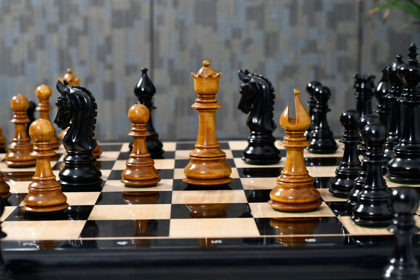 War Admiral Luxury Chess Pieces – 4.4" King – Handcrafted Staunton Design in Ebony Wood & Antiqued Boxwood