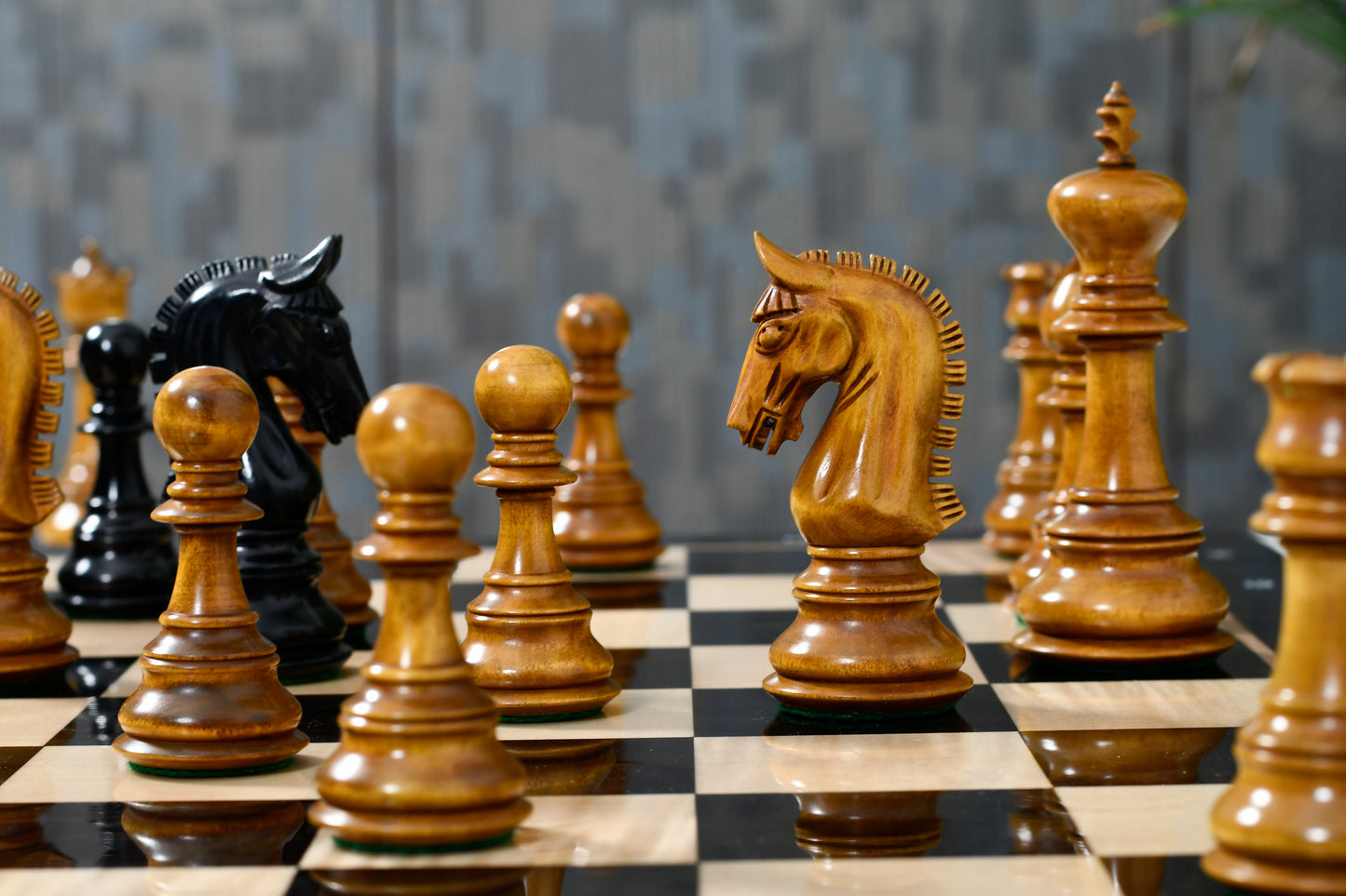 War Admiral Luxury Chess Pieces – 4.4" King – Handcrafted Staunton Design in Ebony Wood & Antiqued Boxwood