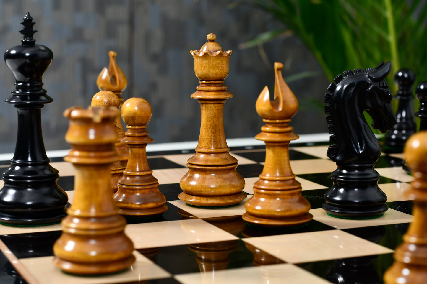 War Admiral Luxury Chess Pieces – 4.4" King – Handcrafted Staunton Design in Ebony Wood & Antiqued Boxwood