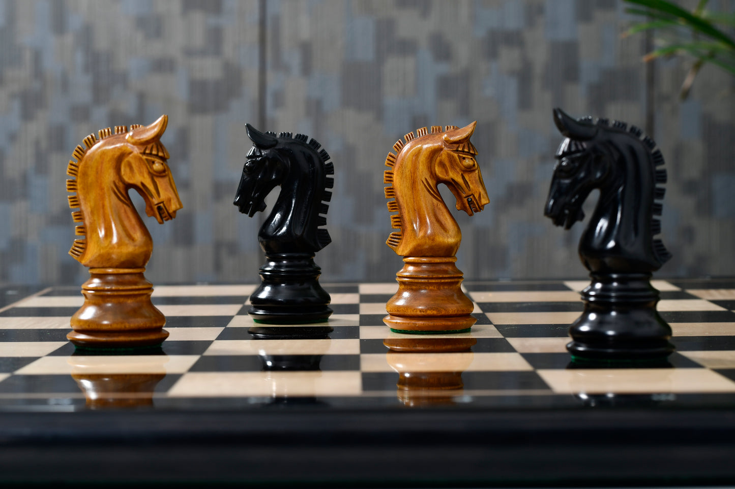 War Admiral Luxury Chess Pieces – 4.4" King – Handcrafted Staunton Design in Ebony Wood & Antiqued Boxwood