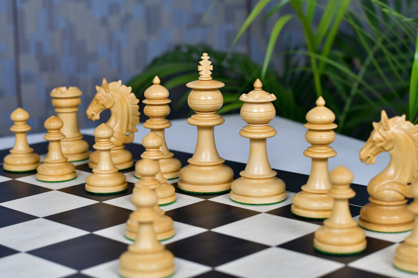 The Artisan Knight Handcrafted Luxury Wooden Chess Pieces In Ebony Wood & Natural Boxwood - 4.4" King