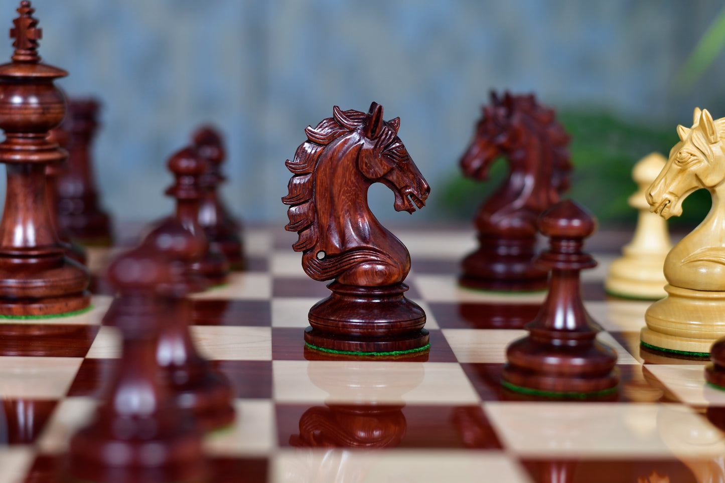 The Artisan Knight Handcrafted Luxury Wooden Chess Pieces In Bud Rosewood & Natural Boxwood - 4.4" King