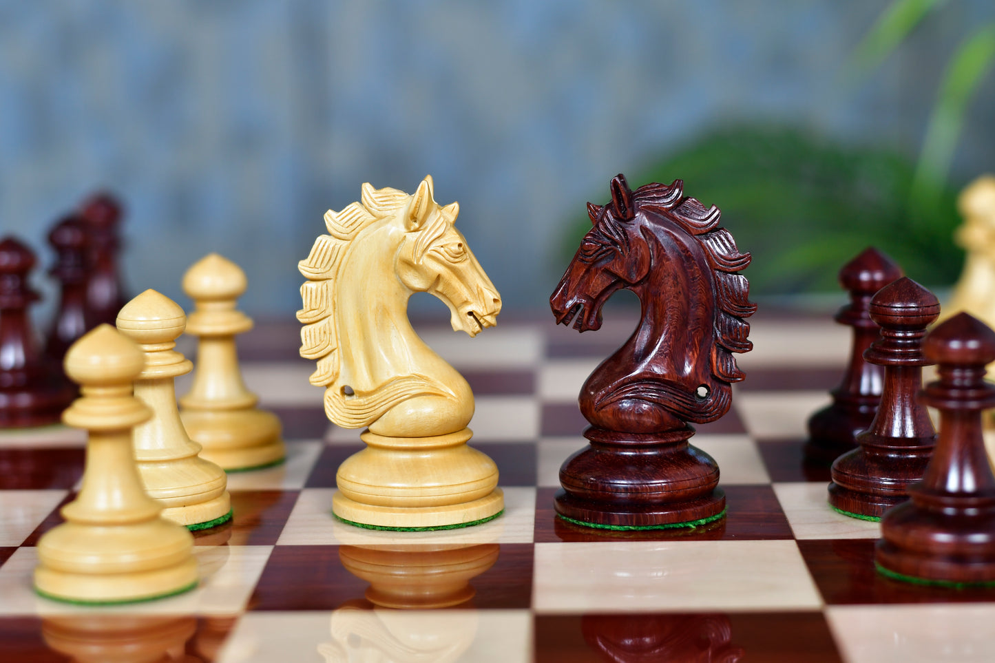 The Artisan Knight Handcrafted Luxury Wooden Chess Pieces In Bud Rosewood & Natural Boxwood - 4.4" King