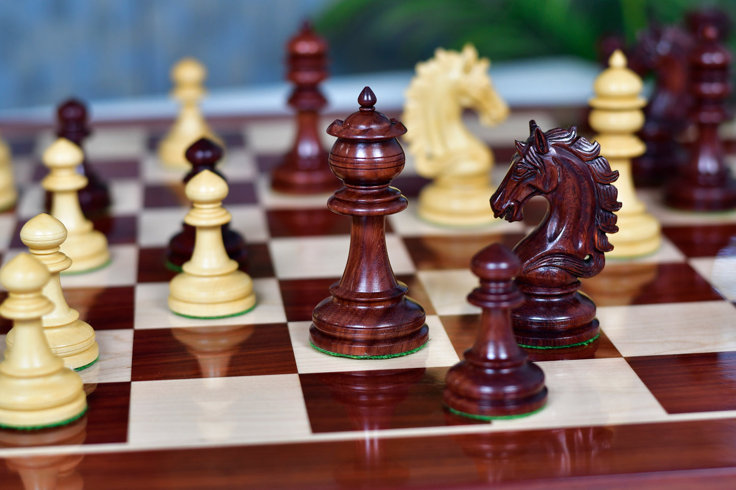 The Artisan Knight Handcrafted Luxury Wooden Chess Pieces In Bud Rosewood & Natural Boxwood - 4.4" King