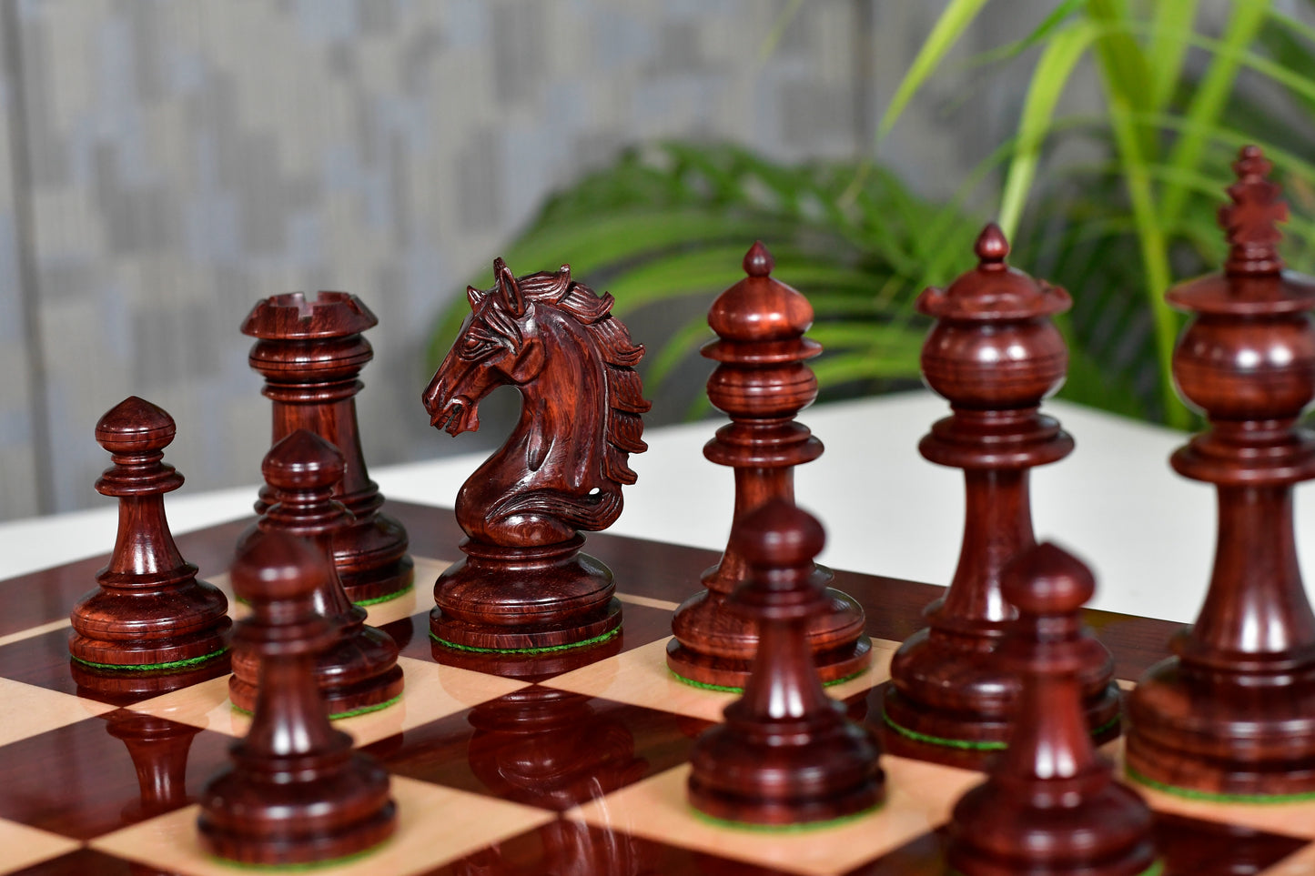 The Artisan Knight Handcrafted Luxury Wooden Chess Pieces In Bud Rosewood & Natural Boxwood - 4.4" King