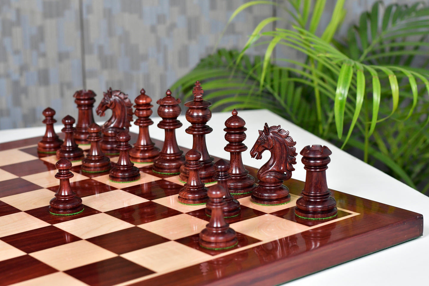 The Artisan Knight Handcrafted Luxury Wooden Chess Pieces In Bud Rosewood & Natural Boxwood - 4.4" King