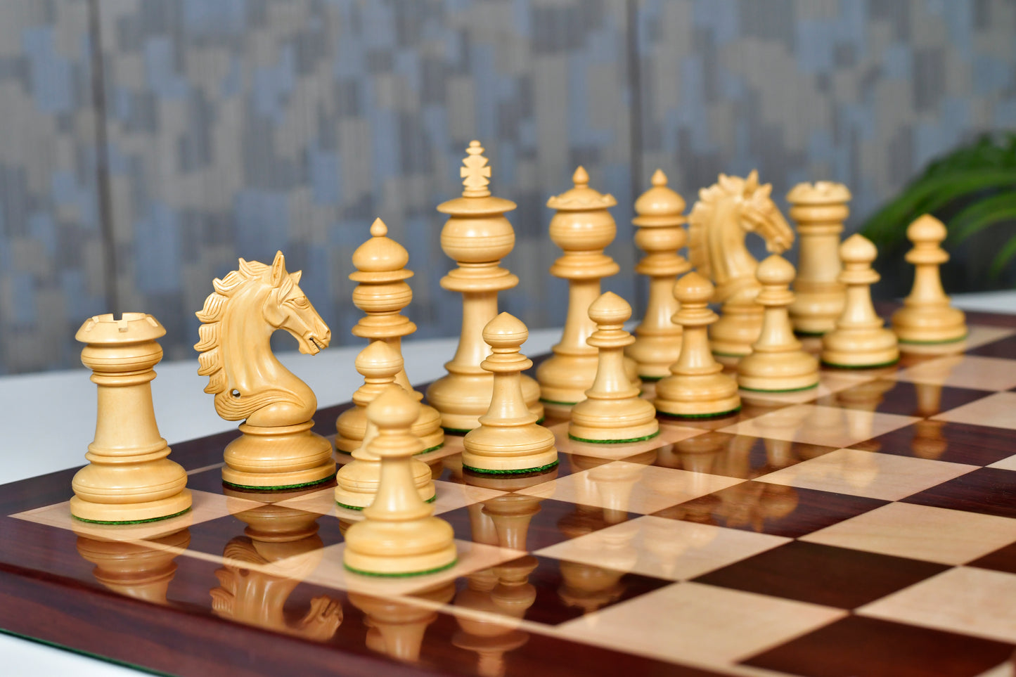 The Artisan Knight Handcrafted Luxury Wooden Chess Pieces In Bud Rosewood & Natural Boxwood - 4.4" King