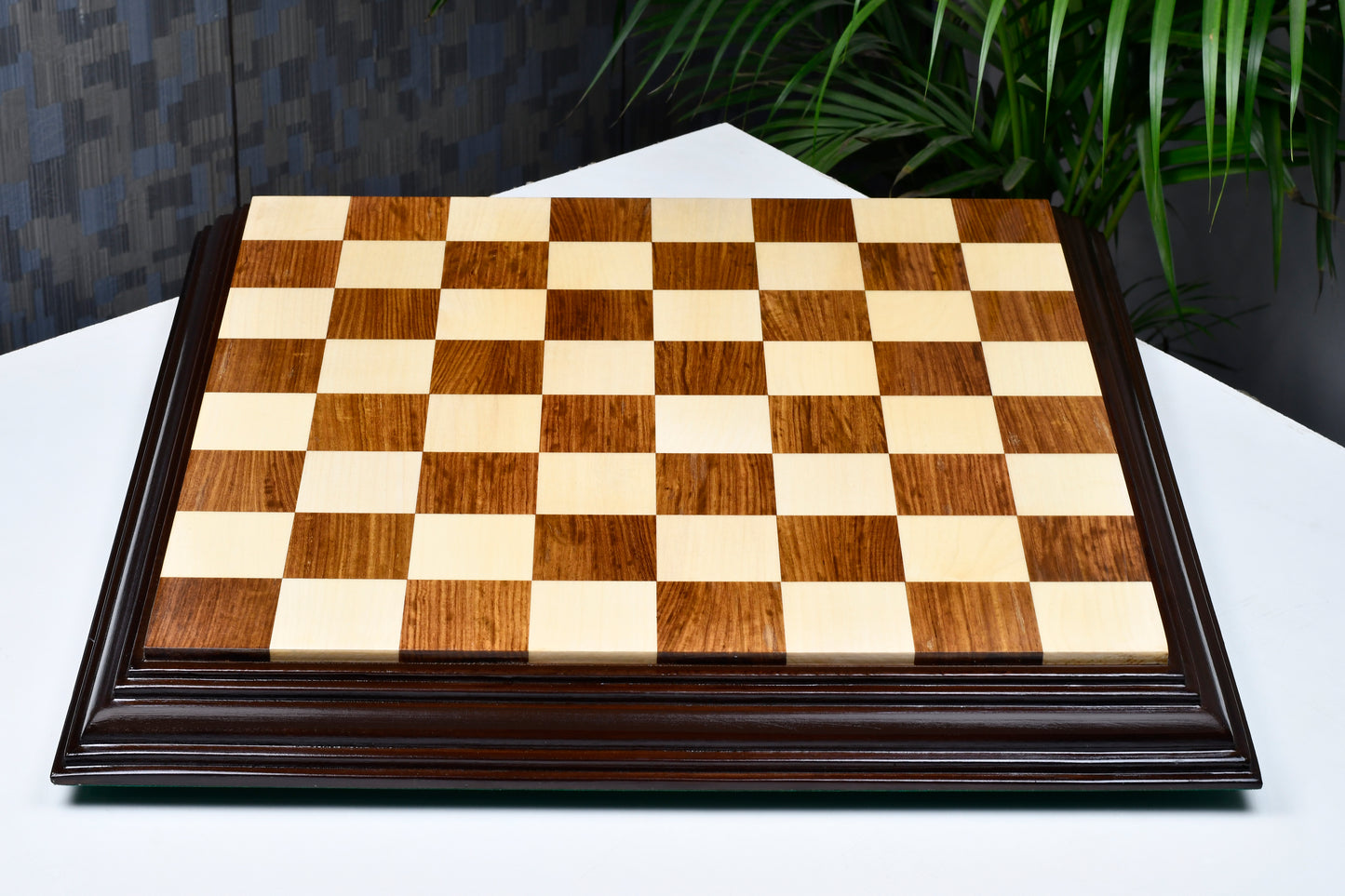 Beautiful Luxury Chess Board Sheesham Wood Maple - 21" 56 mm