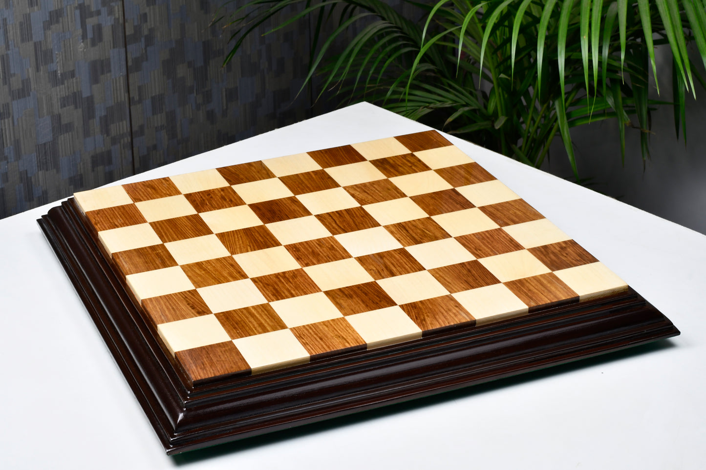 Beautiful Luxury Chess Board Sheesham Wood Maple - 21" 56 mm