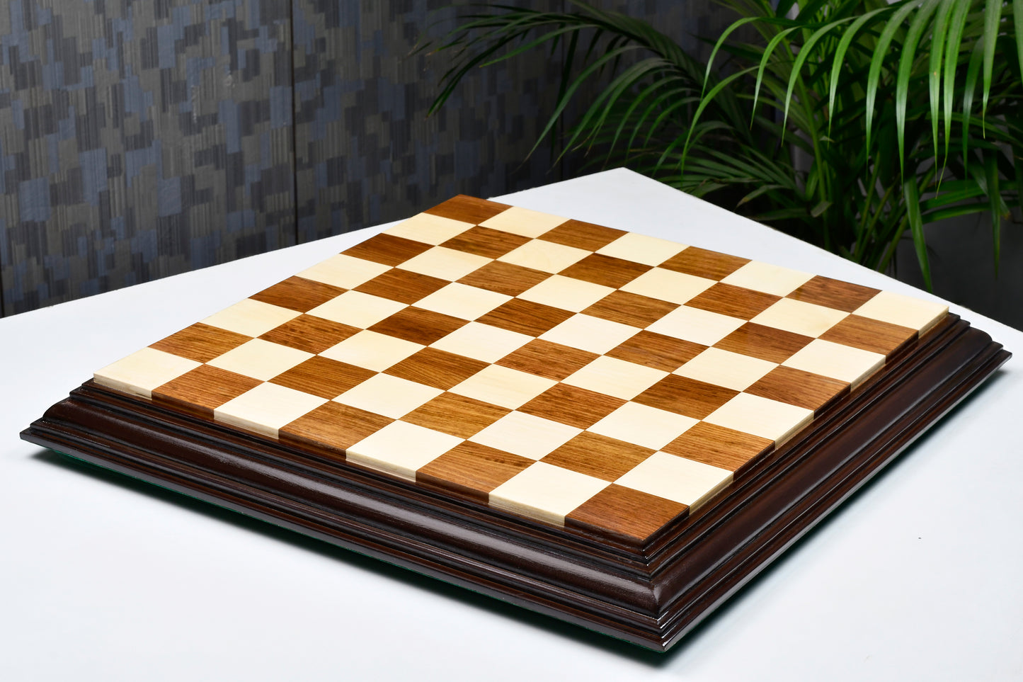 Beautiful Luxury Chess Board Sheesham Wood Maple - 21" 56 mm