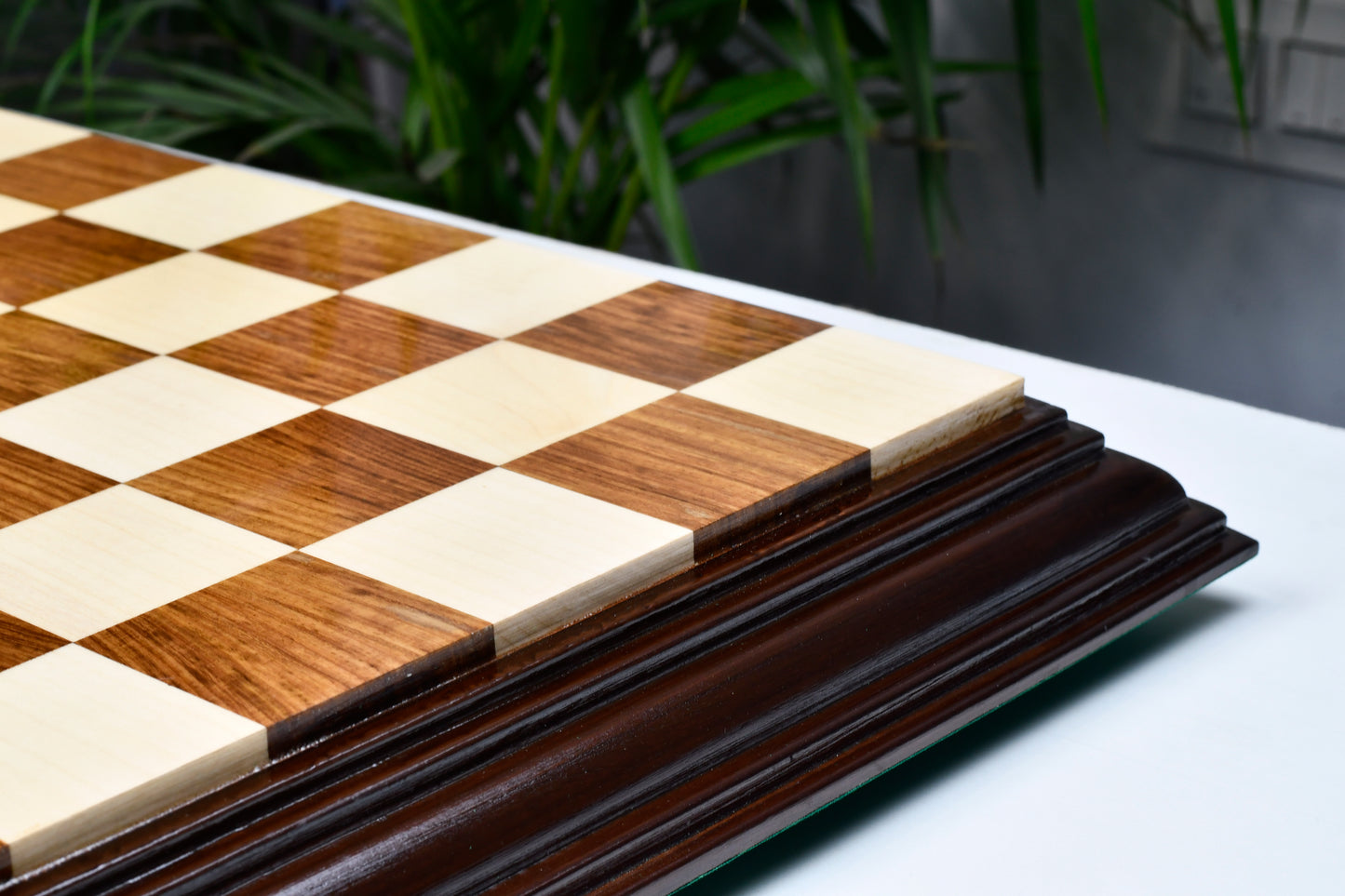 Beautiful Luxury Chess Board Sheesham Wood Maple - 21" 56 mm