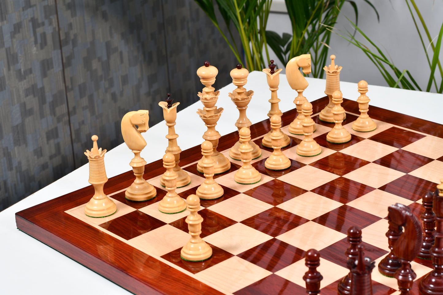 Reproduced Antique Chess Pieces in Bud Rosewood & Boxwood 5.95" King