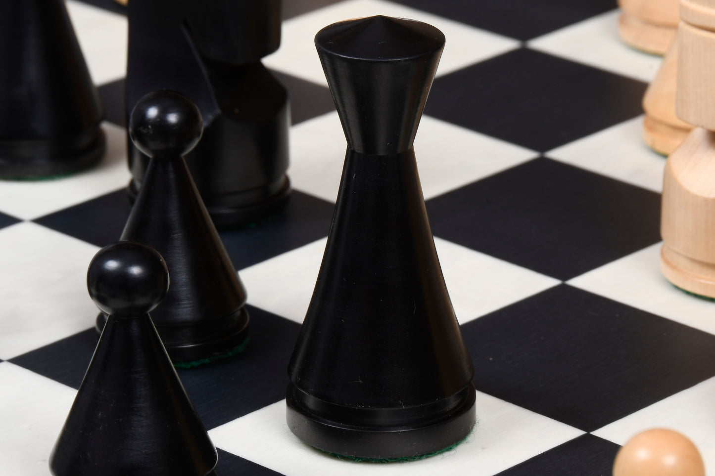 The Classic Series Cone Shaped Chess Pieces in Ebonized Boxwood & Natural Boxwood - 4.09" King