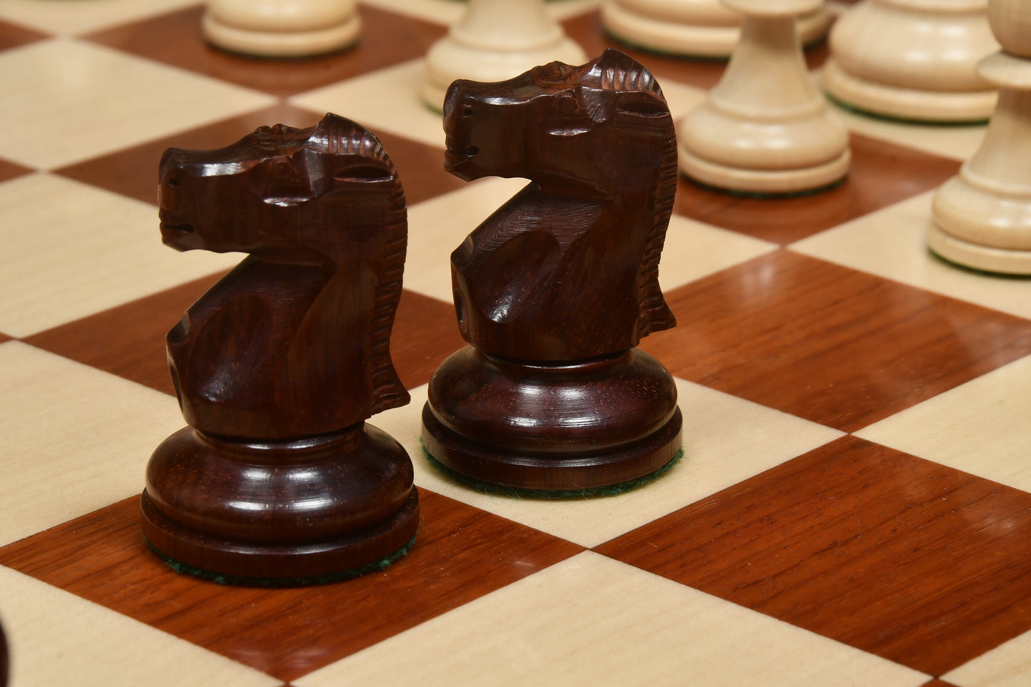 1972 Repro Fischer-Spassky Pattern Chess Pieces V2.0 in Rosewood / Boxwood - 3.75" King with Board