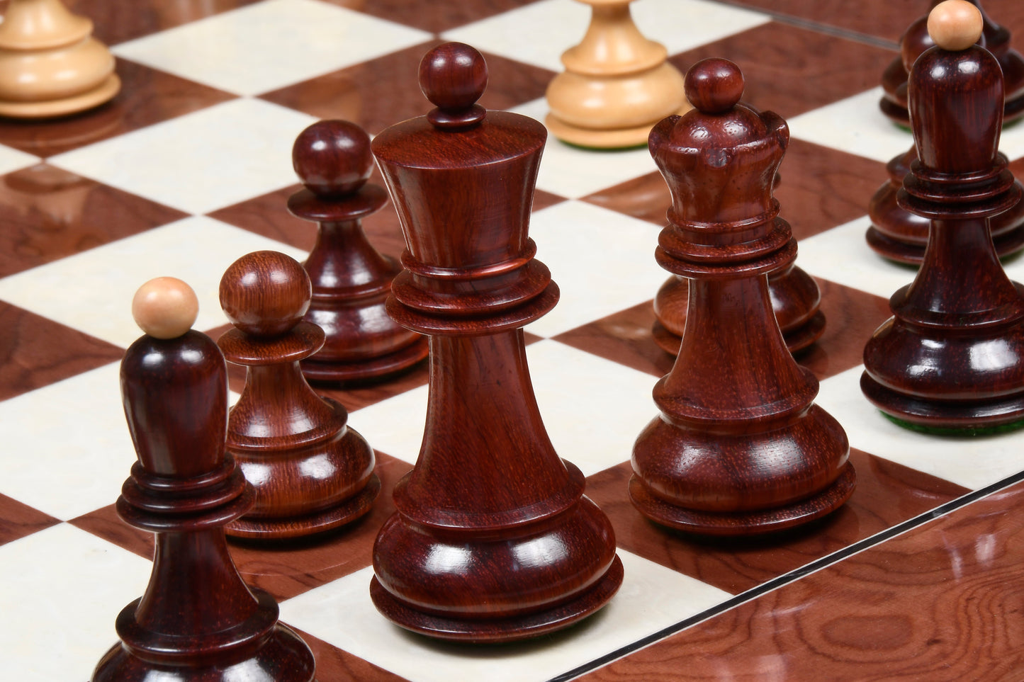 1950 Repro Dubrovnik Bobby Fischer Chessmen V3.0 in Bud Rosewood/Boxwood - 3.7" King with Board