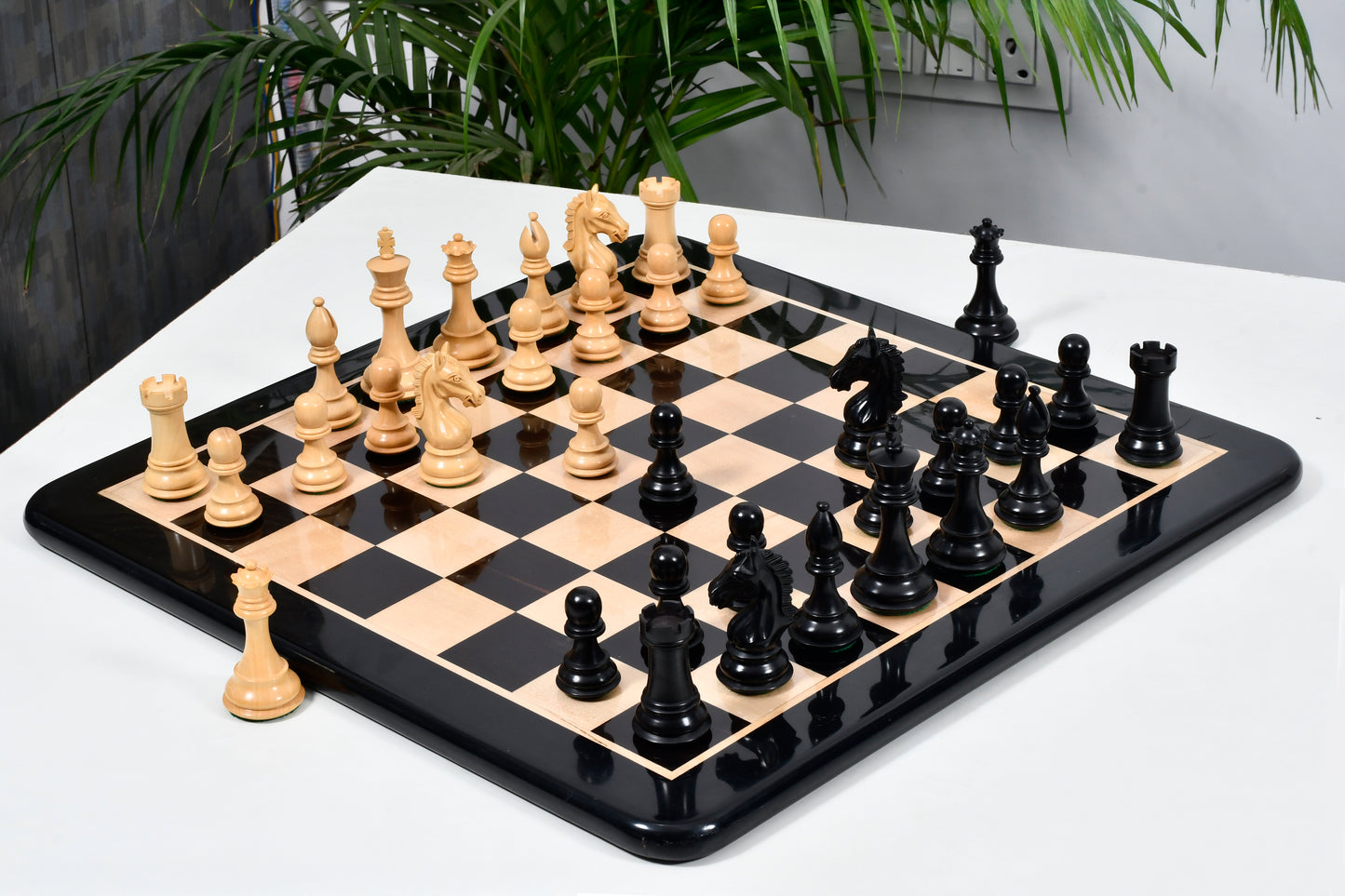 The Derby Knight Pattern Chessmen in Ebonized Boxwood - 4.1" King with Board