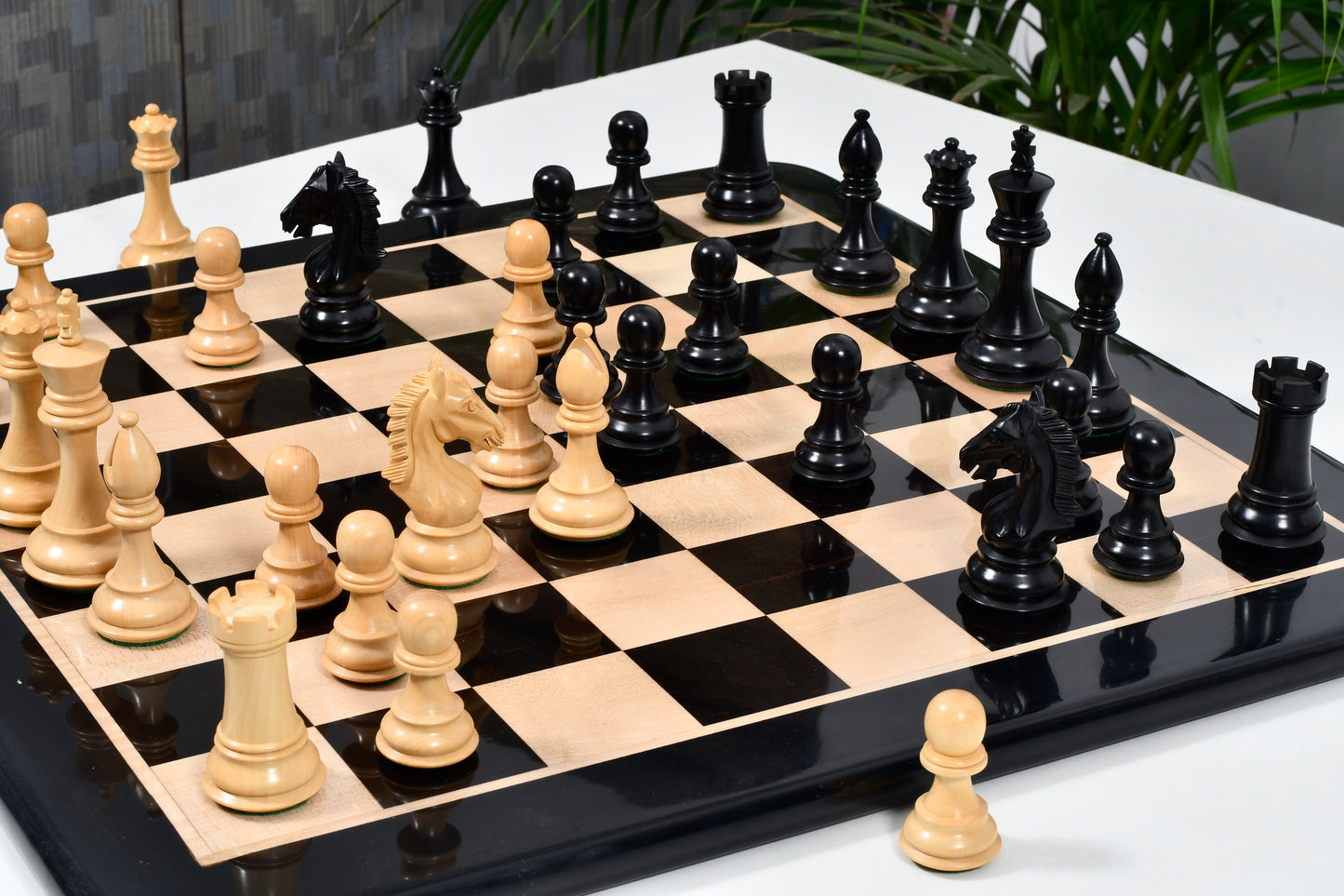 The Derby Knight Pattern Chessmen in Ebonized Boxwood - 4.1" King with Board