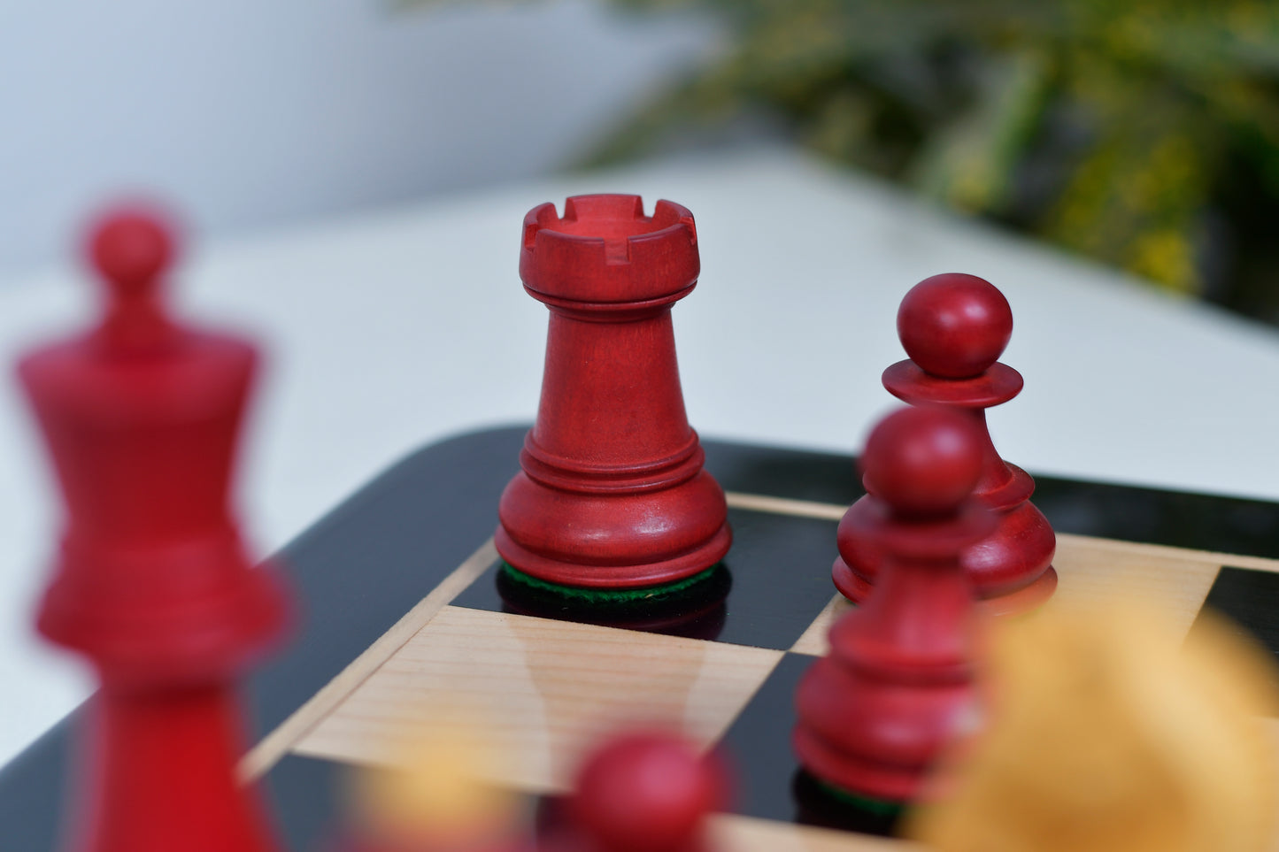 1950 Reproduced Dubrovnik Bobby Fischer Chessmen Version 3.0 in Stained Crimson Boxwood / Box Wood - 3.7" King