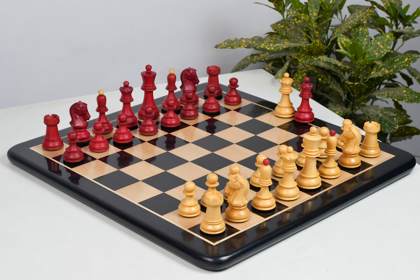 1950 Reproduced Dubrovnik Bobby Fischer Chessmen Version 3.0 in Stained Crimson Boxwood / Box Wood - 3.7" King