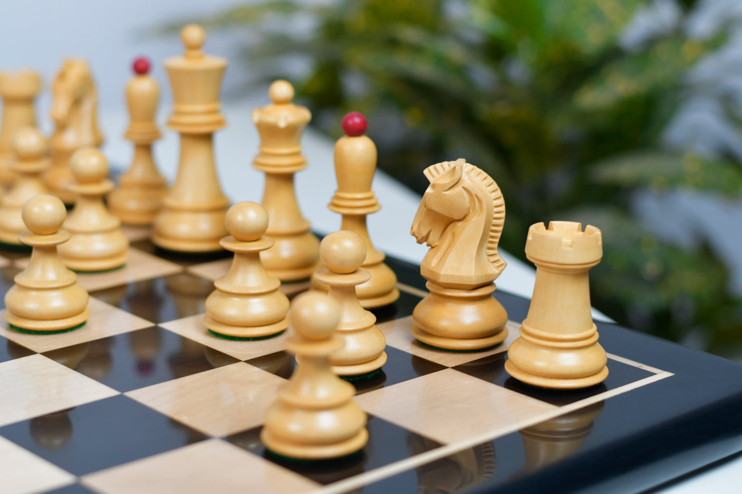 1950 Reproduced Dubrovnik Bobby Fischer Chessmen Version 3.0 in Stained Crimson Boxwood / Box Wood - 3.7" King