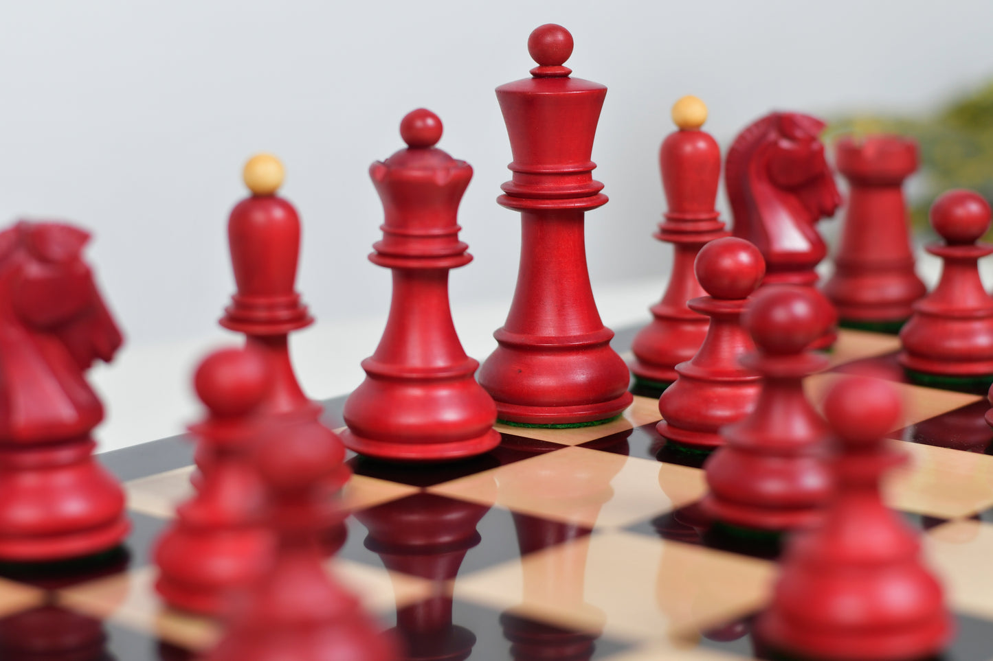 1950 Reproduced Dubrovnik Bobby Fischer Chessmen Version 3.0 in Stained Crimson Boxwood / Box Wood - 3.7" King