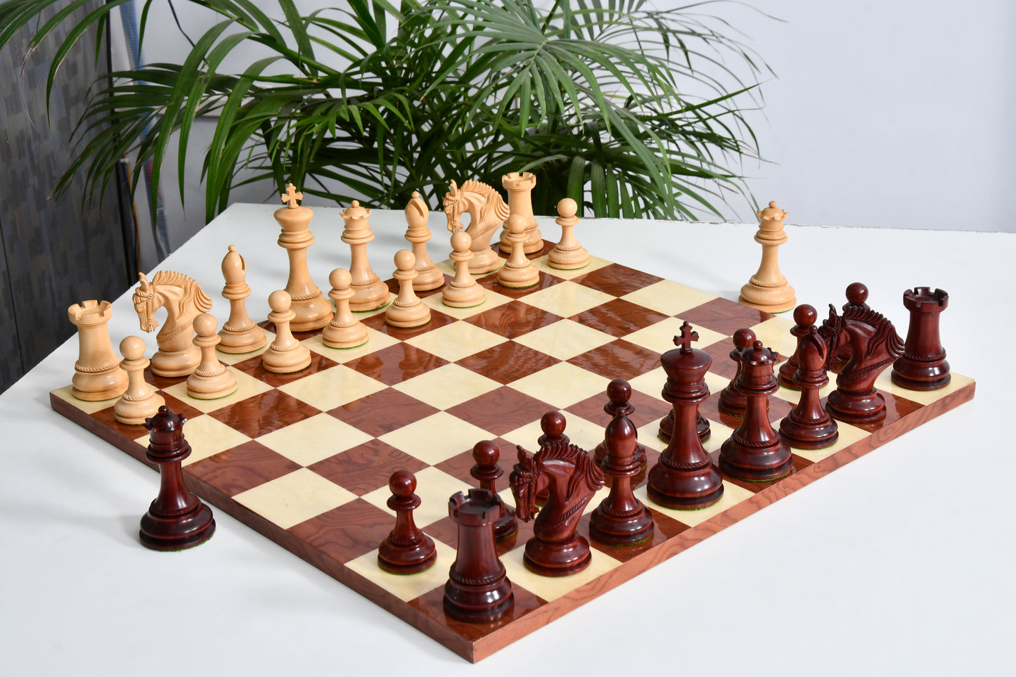 Excalibur Luxury Artisan Series Chess Pieces in Bud Rosewood / Box Wood - 4.6" King with Hi Gloss Finish Borderless Chess Board