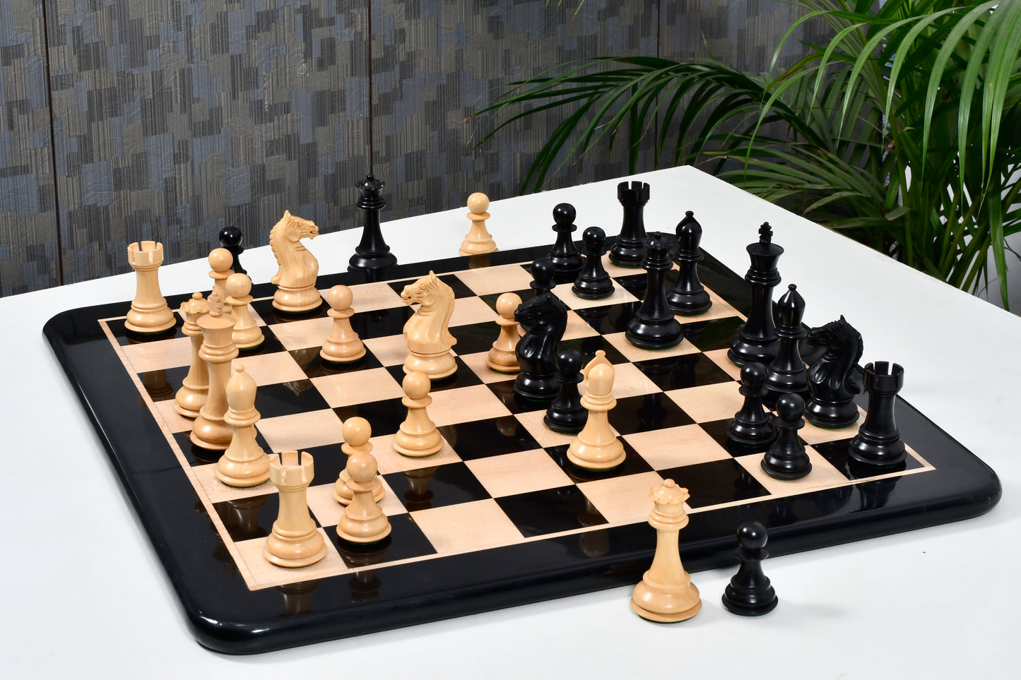 Fierce Knight Chess Pieces in Ebonized/Boxwood - 4.0" King with Board