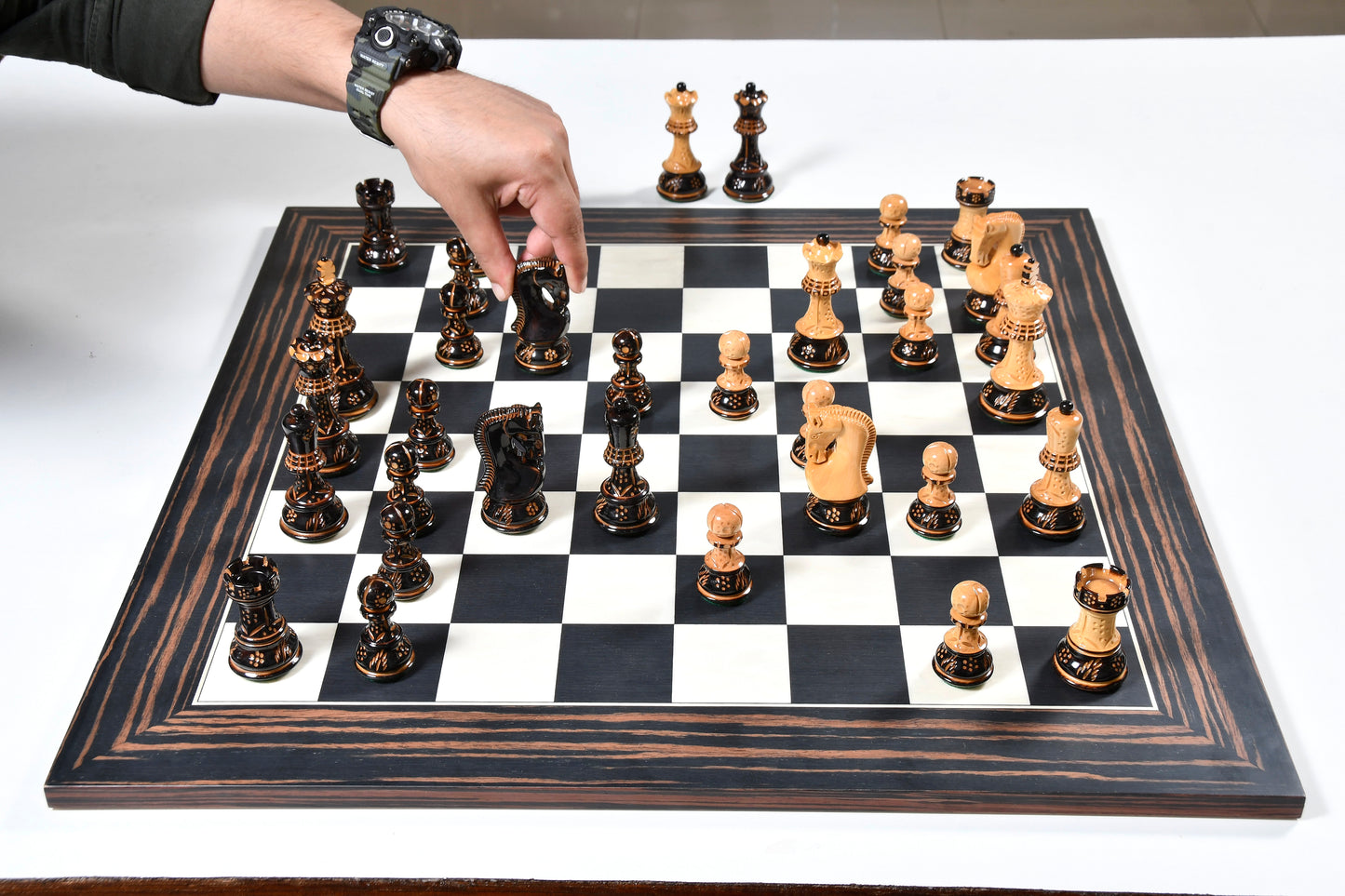 1959 Reproduced Russian Zagreb Staunton Series Chess Pieces in Burnt & Natural Box Wood - 3.75" King