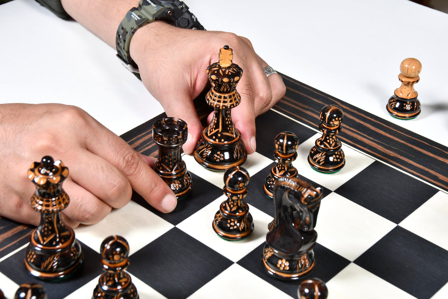 1959 Reproduced Russian Zagreb Staunton Series Chess Pieces in Burnt & Natural Box Wood - 3.75" King