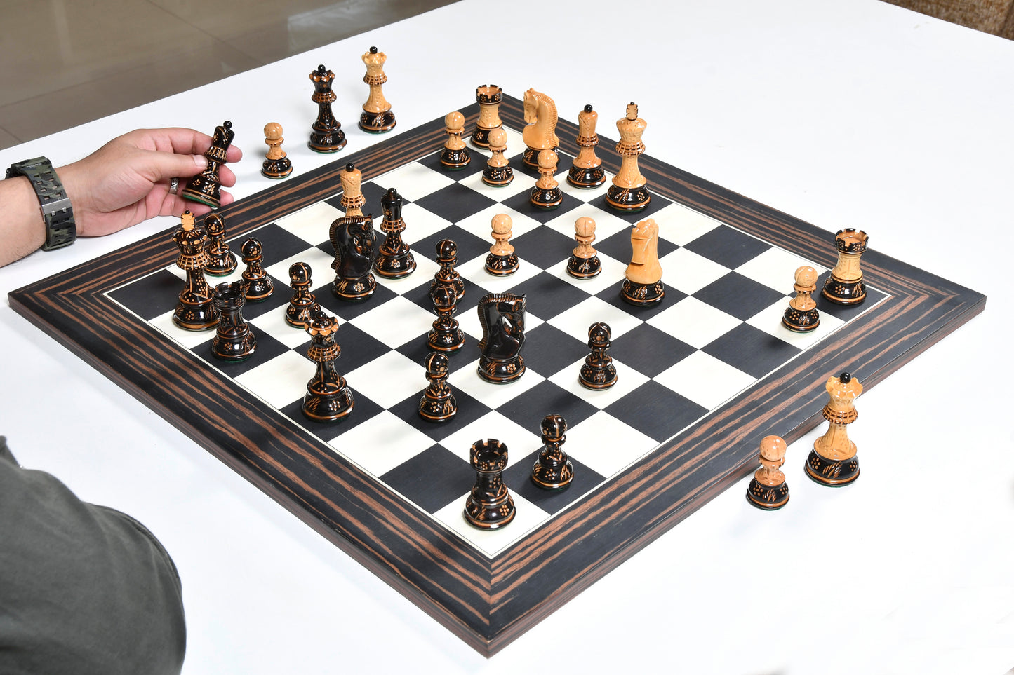 1959 Reproduced Russian Zagreb Staunton Series Chess Pieces in Burnt & Natural Box Wood - 3.75" King