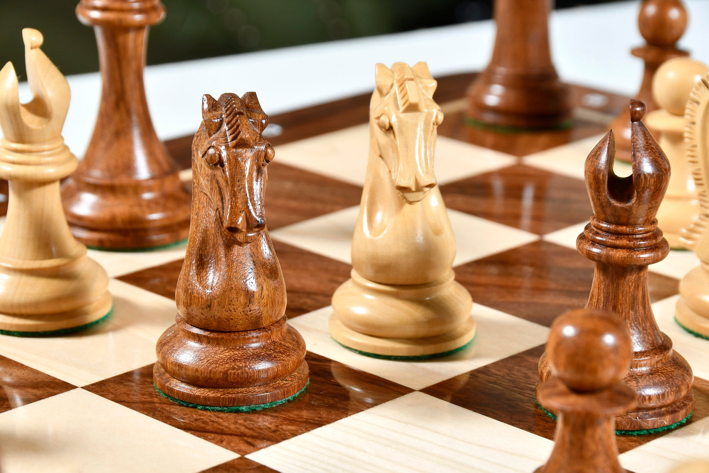 The Craftsman Knight Staunton Chess Pieces in Sheesham Wood & Boxwood - 3.9" King
