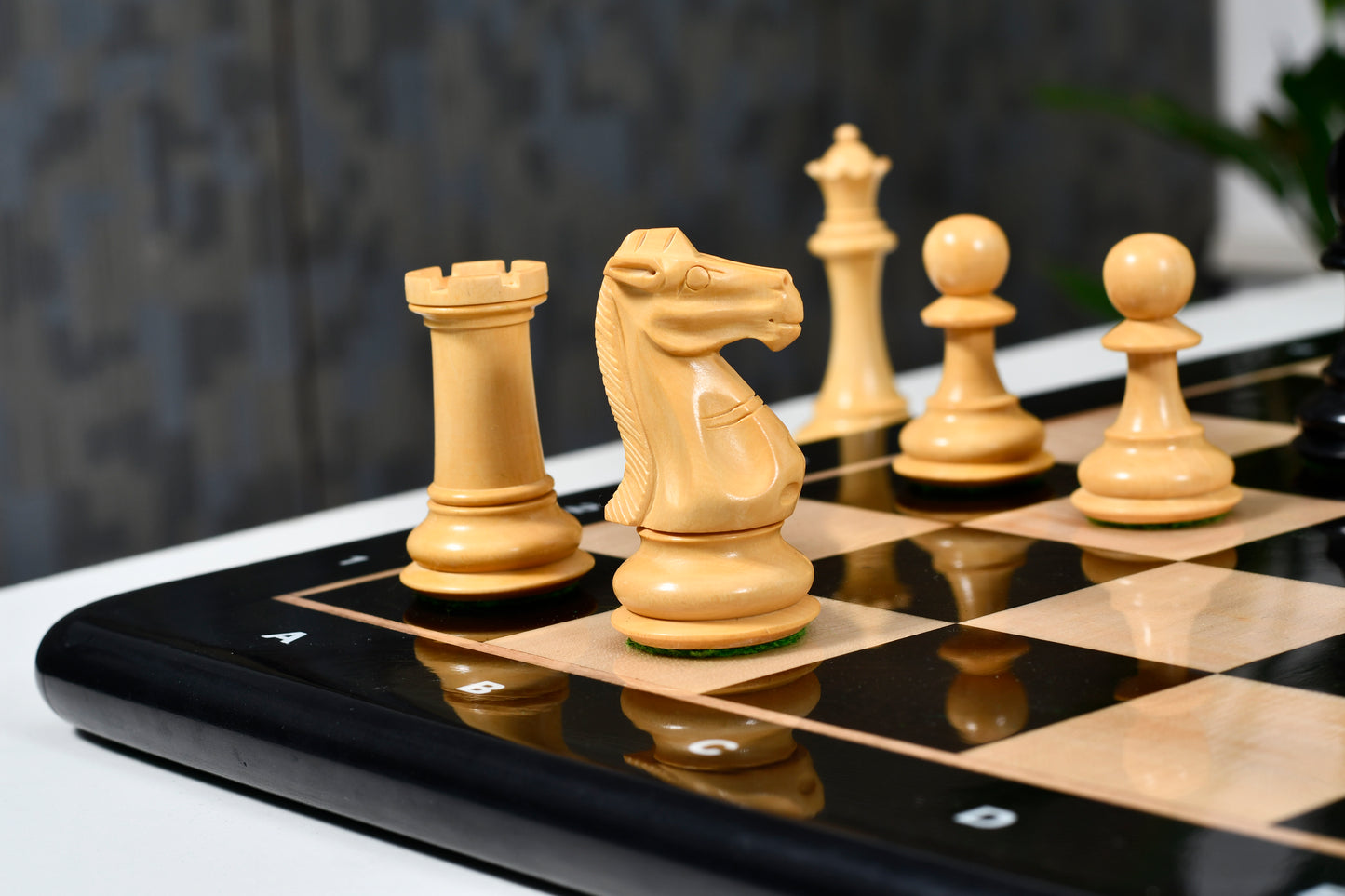 The Old Romeo Staunton Series Weighted Chess Pieces in Ebony & Box Wood - 3.8" King