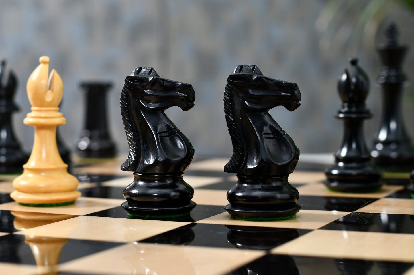 The Old Romeo Staunton Series Weighted Chess Pieces in Ebony & Box Wood - 3.8" King