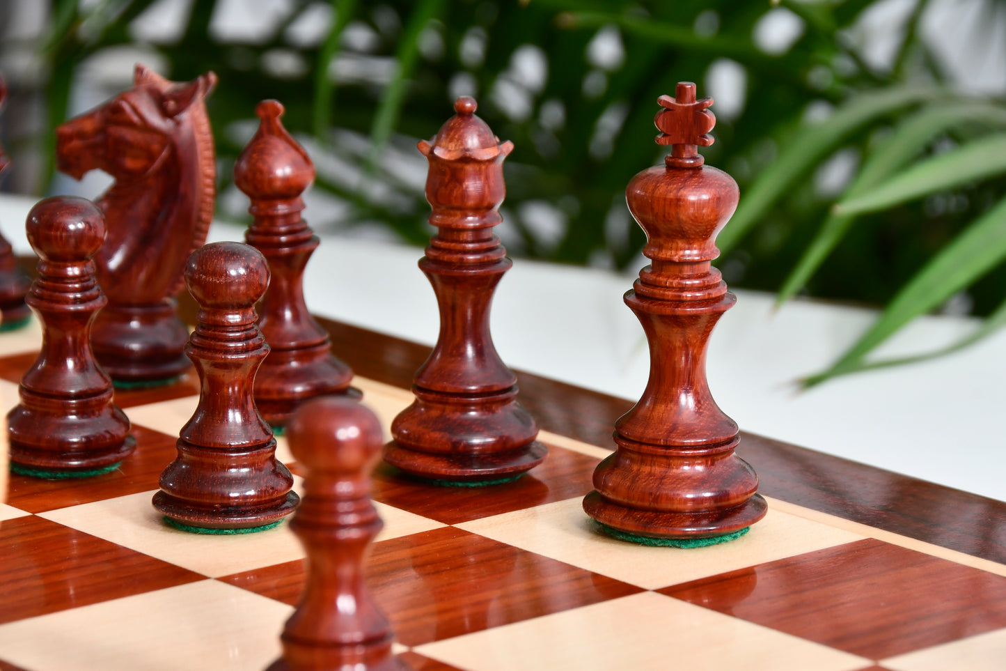 Meghdoot Staunton Chess Pieces in Bud Rose & Boxwood - 3.14" King with Budrosewood Chessboard