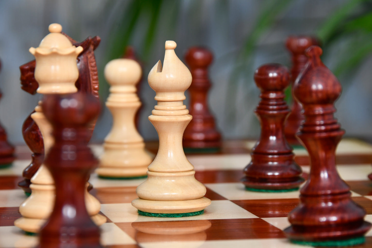 Meghdoot Staunton Chess Pieces in Bud Rose & Boxwood - 3.14" King with Budrosewood Chessboard