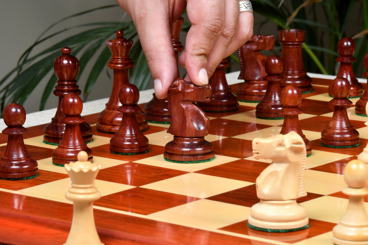 1972 Repro Fischer-Spassky Pattern Chess Pieces V2.0 in Rosewood / Boxwood - 3.75" King with Board