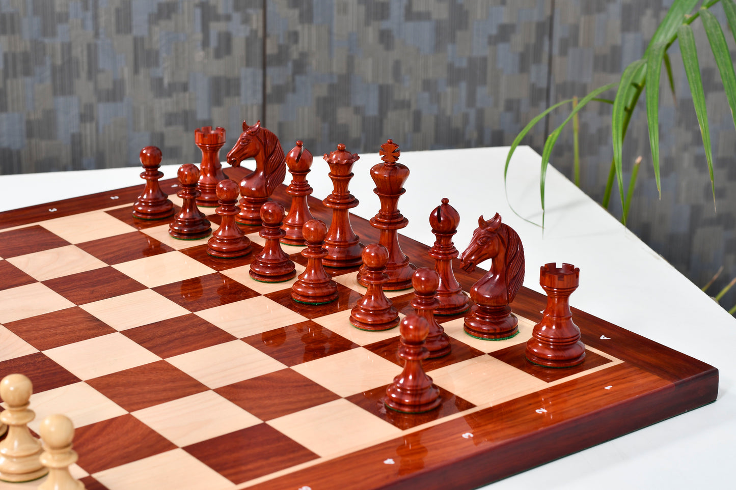 The Monarch’s Gambit Handcrafted Luxury Chess Pieces – in Bud Rosewood & Boxwood 4.4" King