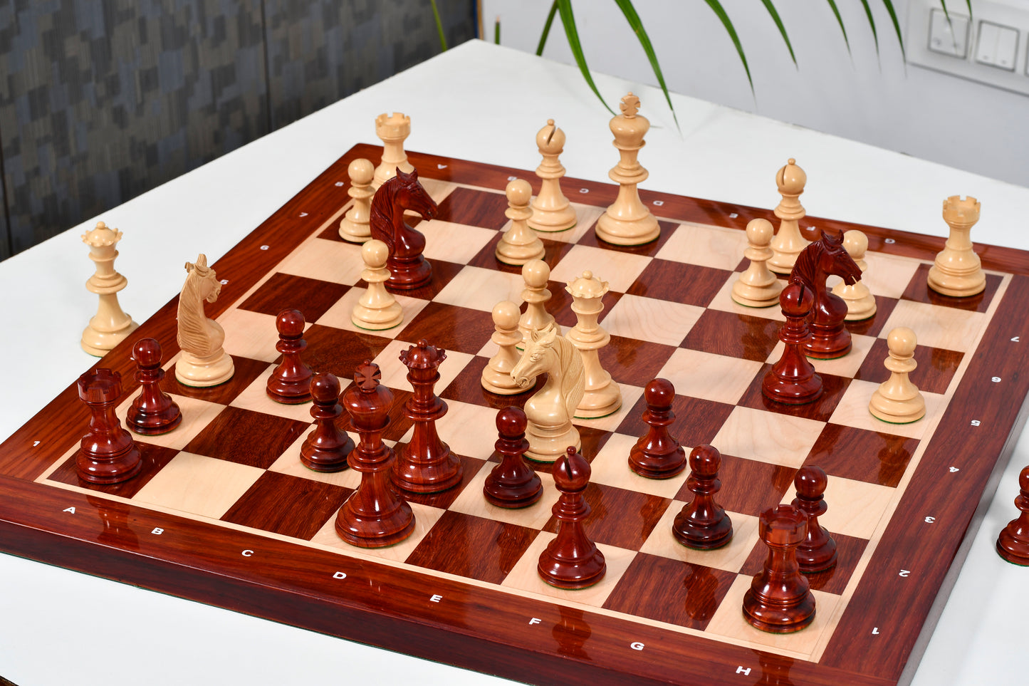 The Monarch’s Gambit Handcrafted Luxury Chess Pieces – in Bud Rosewood & Boxwood 4.4" King