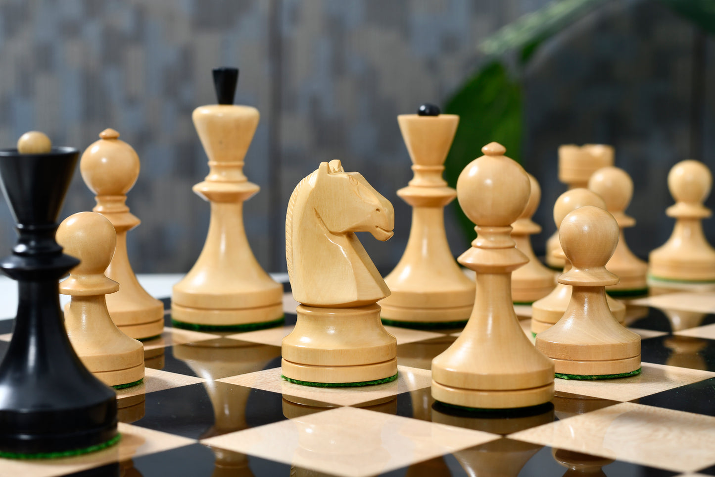 Reproduced Russian (Soviet Era) Series Chess Pieces in Ebonized & Natural Boxwood - 3.75" King