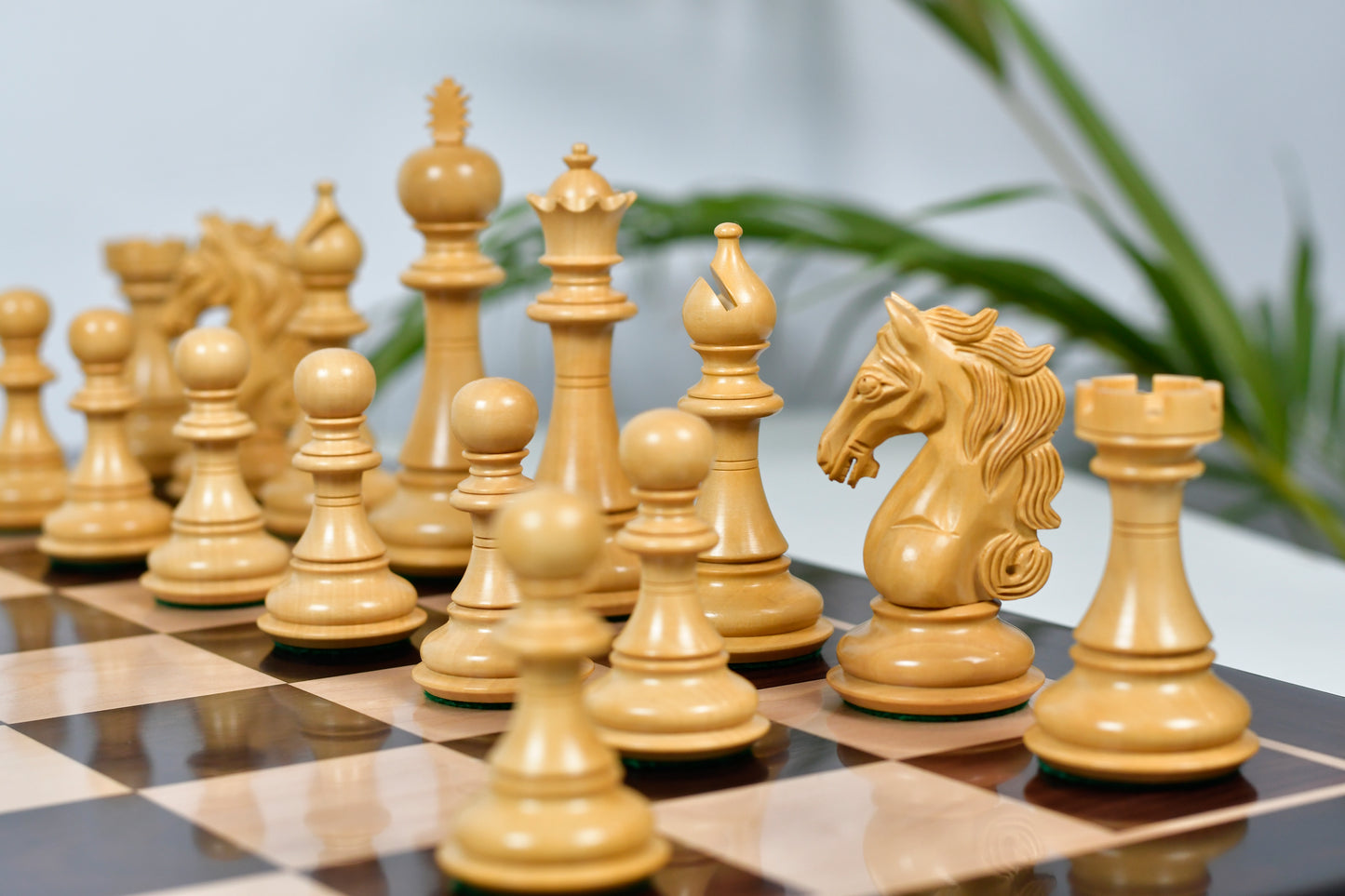 The Shera Series Staunton Weighted Chess Pieces V2.0 in Rosewood / Boxwood - 4.5" King