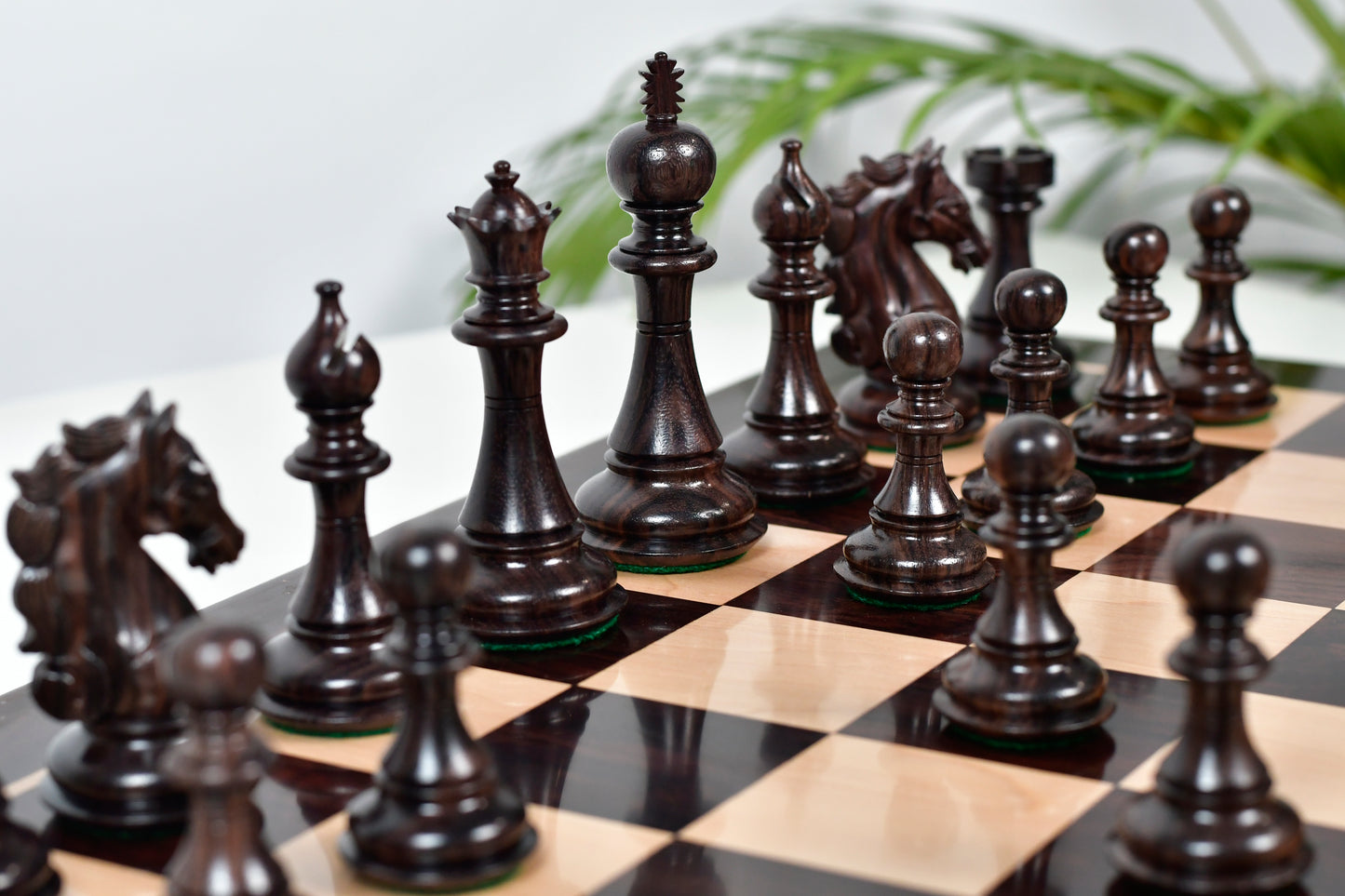 The Shera Series Staunton Weighted Chess Pieces V2.0 in Rosewood / Boxwood - 4.5" King