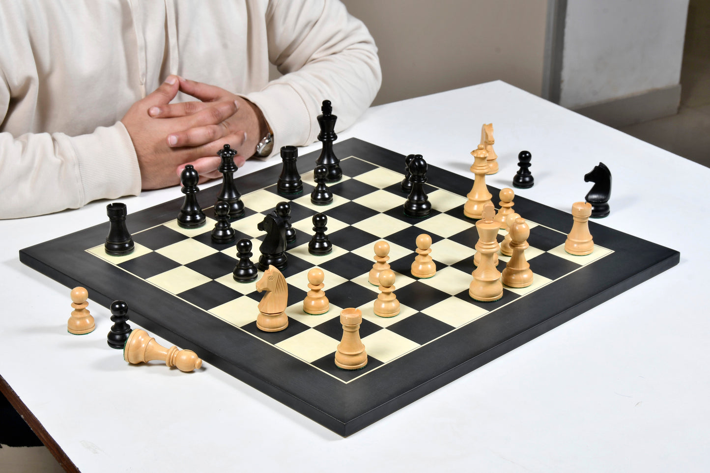 Tournament Series Championship Chess Pieces with German Knight in Ebonized Boxwood & Natural Boxwood - 3.75" King