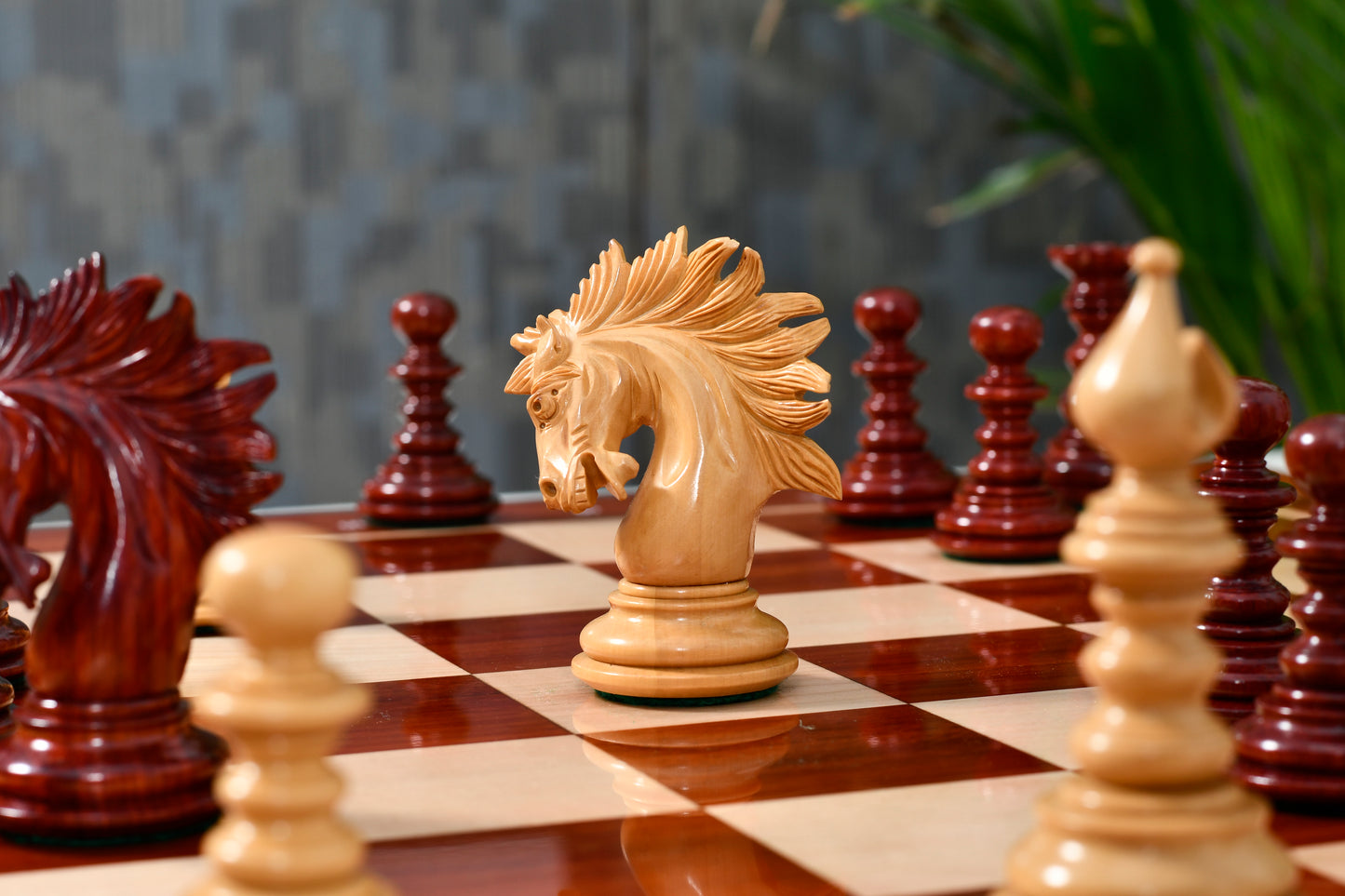The St. Petersburg Luxury Artisan Series Chess Pieces in Bud Rosewood / Boxwood - 4.3" King with Storage Box