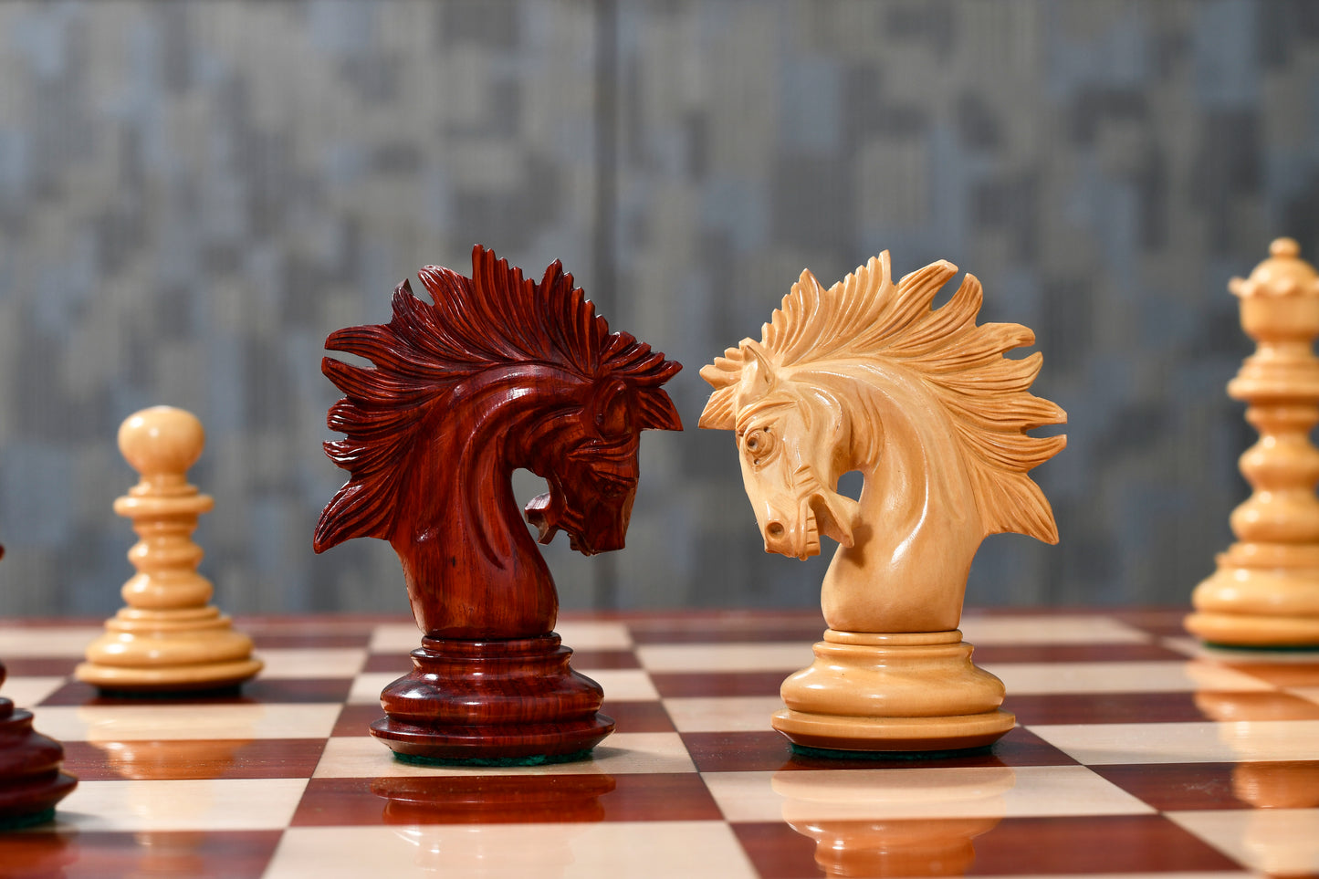 The St. Petersburg Luxury Artisan Series Chess Pieces in Bud Rosewood / Boxwood - 4.3" King with Storage Box