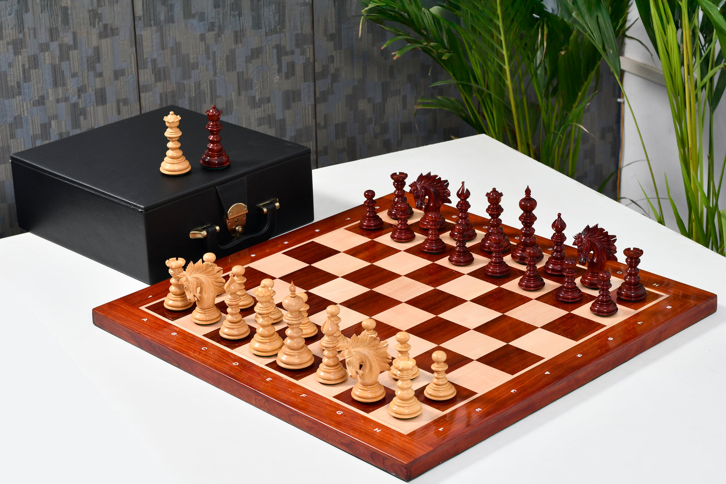 The St. Petersburg Luxury Artisan Series Chess Pieces in Bud Rosewood / Boxwood - 4.3" King with Storage Box