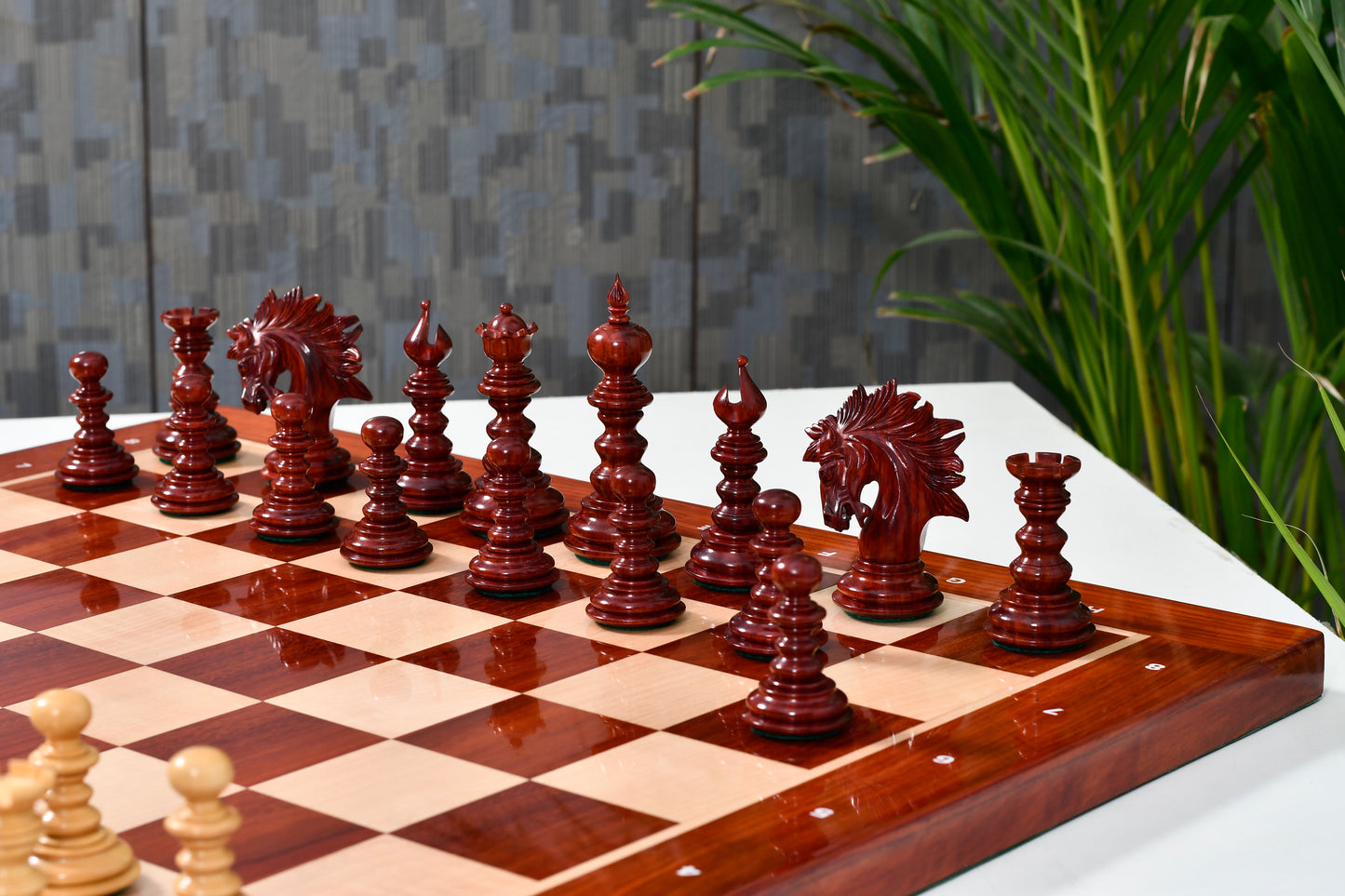 The St. Petersburg Luxury Artisan Series Chess Pieces in Bud Rosewood / Boxwood - 4.3" King with Storage Box